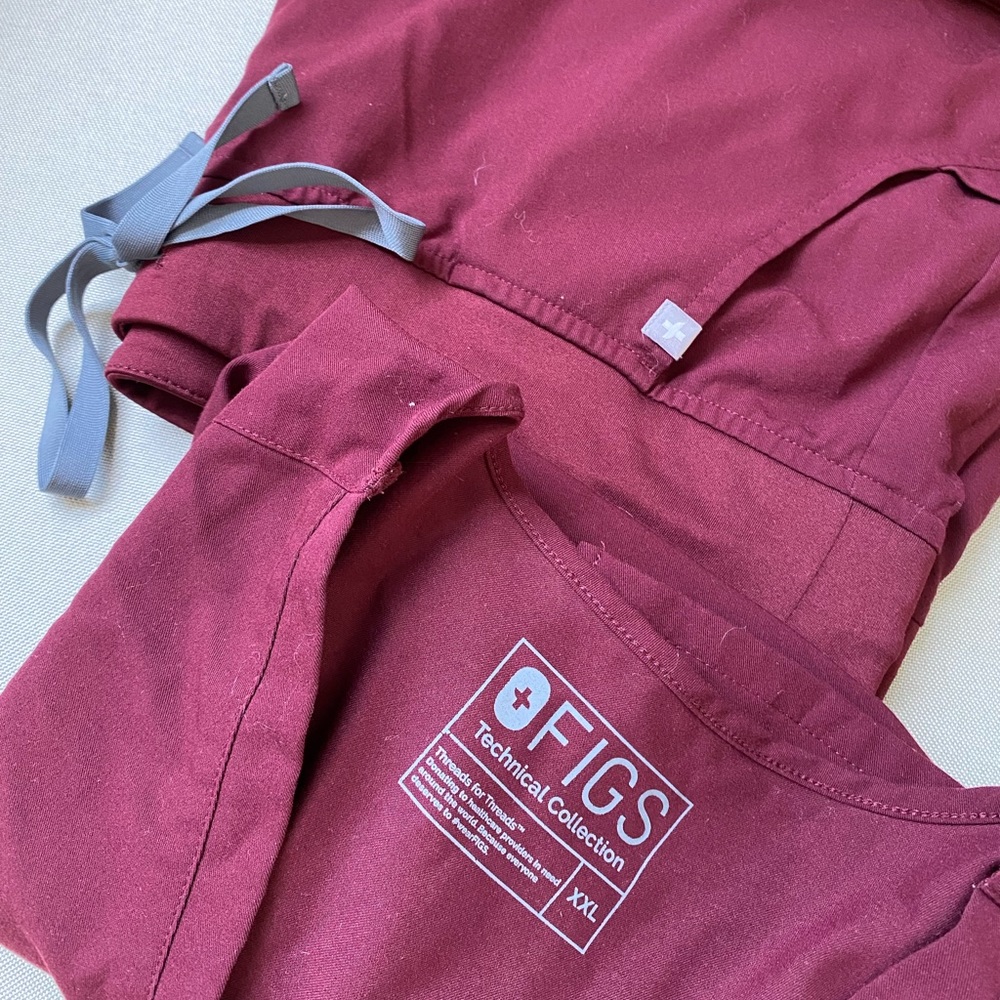 Figs scrub set- Burgundy